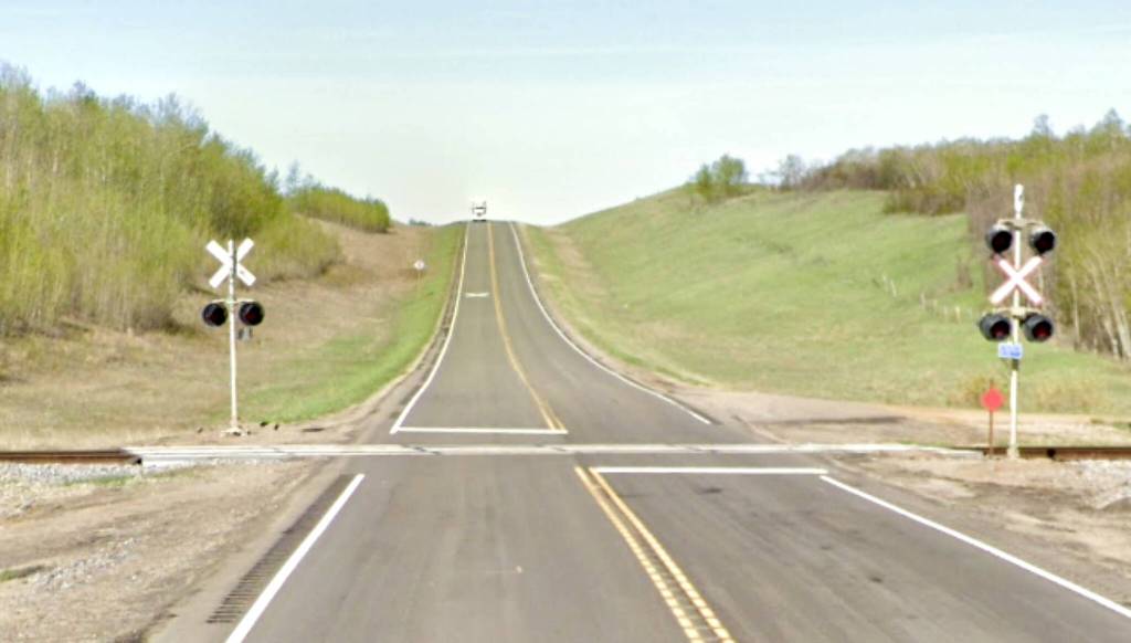 Safety issues flagged at Highway 590 rail crossing